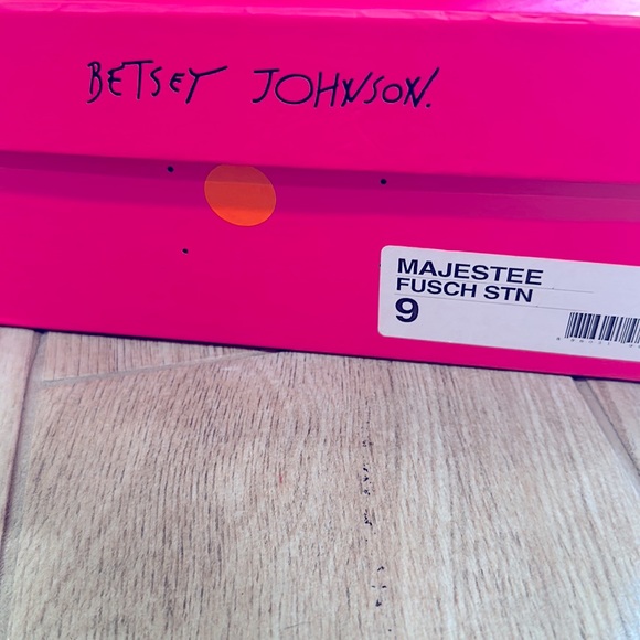 Betsey Johnson "Majestee" Fuchsia 1.5" Platform Square Toe 5" Heel Pumps Sz 9 - Picture 5 of 10